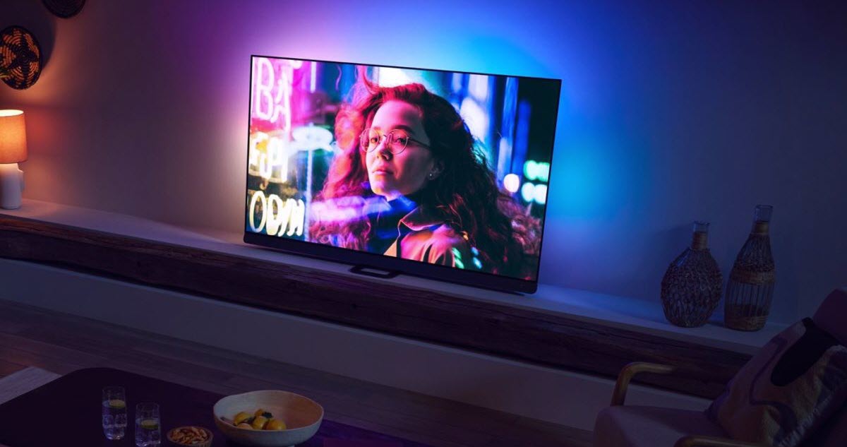 Philips OLED+ 908, A Television with high brightness and ambilight  technology