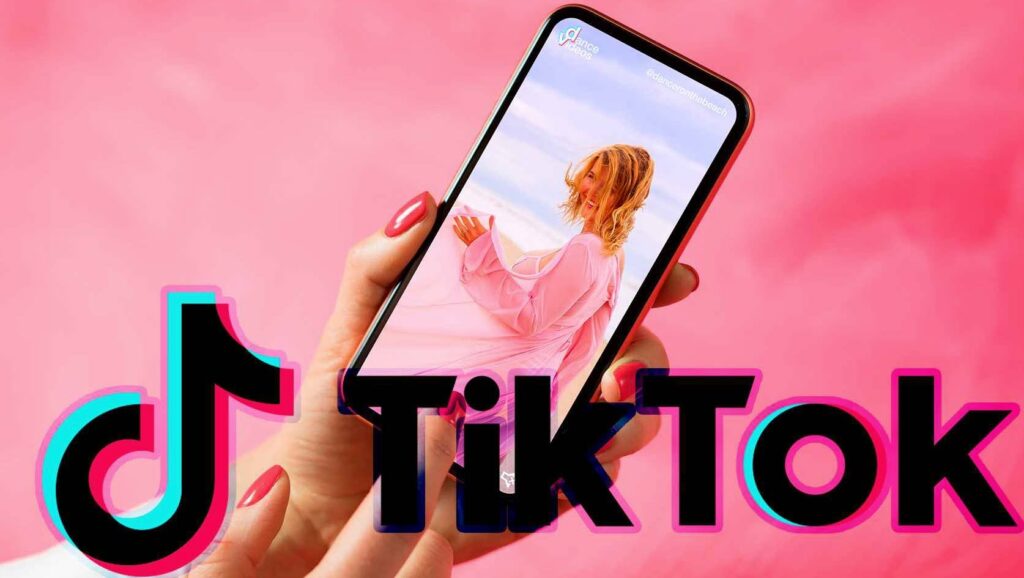 The trick to play TikTok videos one after another without repeating and without touching the screen