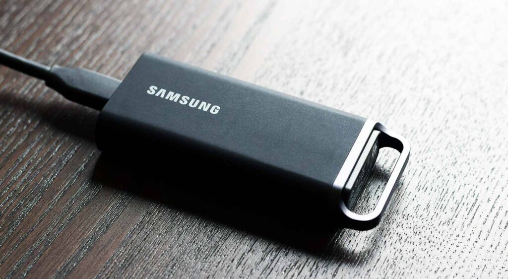 We Test the Samsung T5 EVO Portable SSD: 8 TB of Storage in an Incredible External Drive