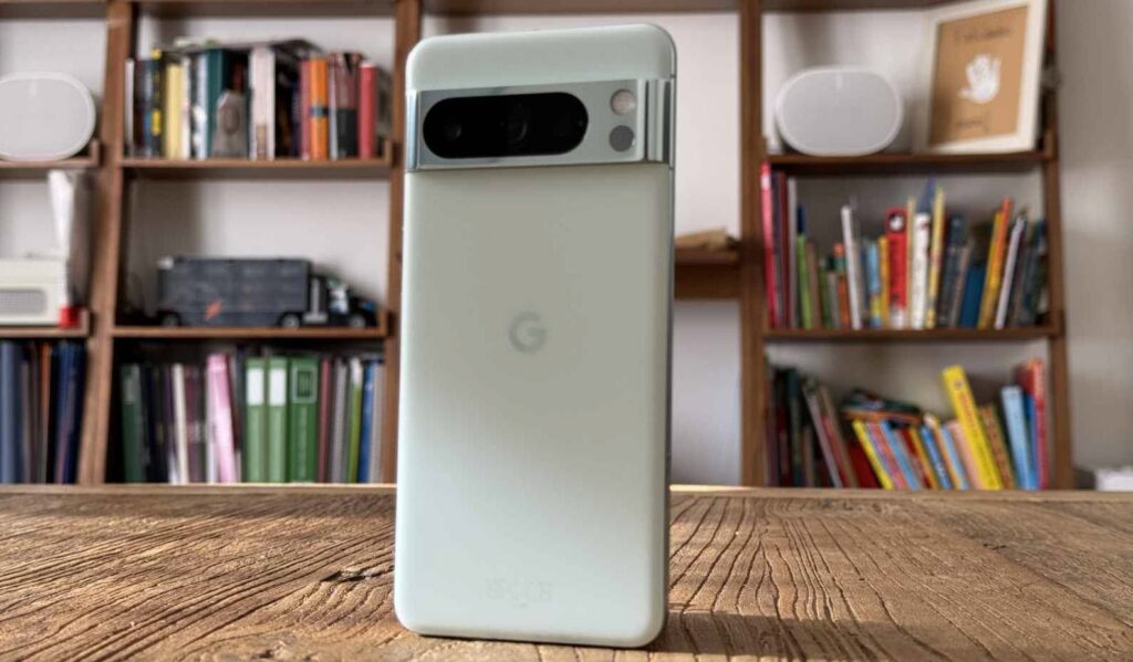 Google Launches Pixel 8 in Mint Green and Introduces New AI Features for its Phones